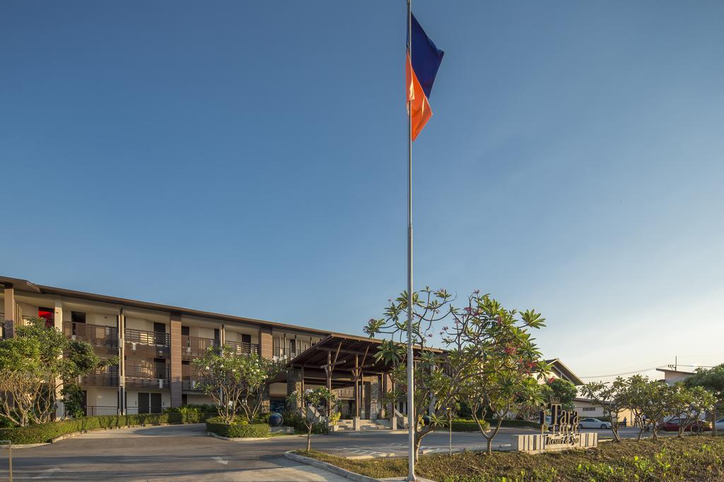I Tara Resort & Spa Haad Chao Samran Extérieur photo