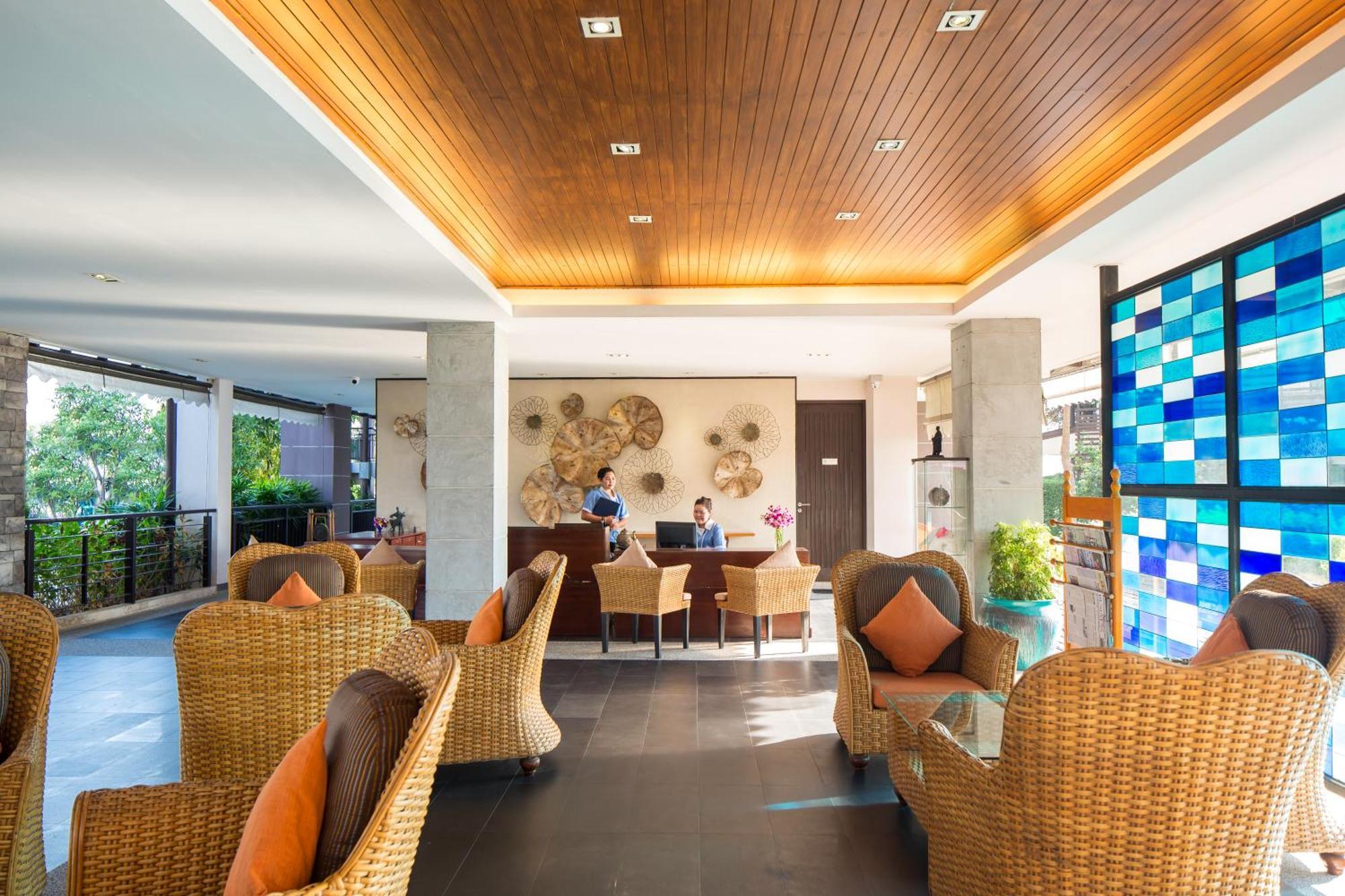 I Tara Resort & Spa Haad Chao Samran Extérieur photo