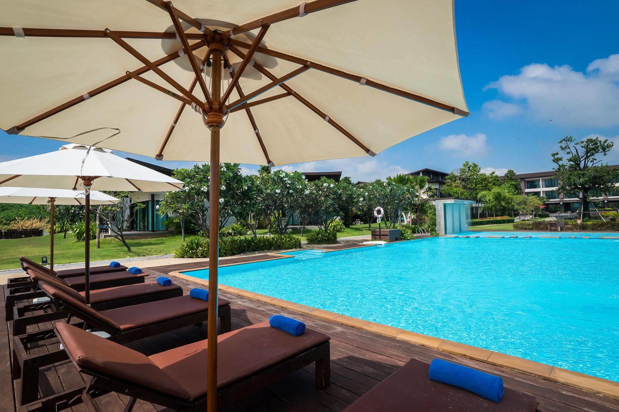 I Tara Resort & Spa Haad Chao Samran Extérieur photo